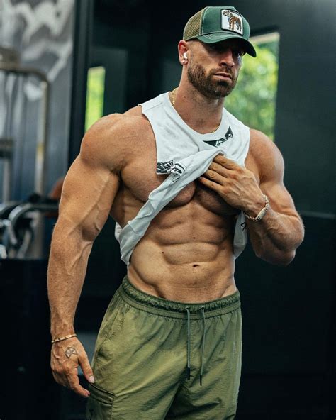 Bradley Martyn – Age, Bio, Height, Weight, Girlfriend,。